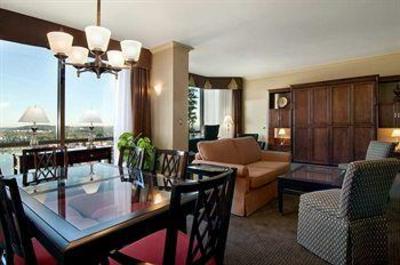 фото отеля Hilton Charlotte University Place