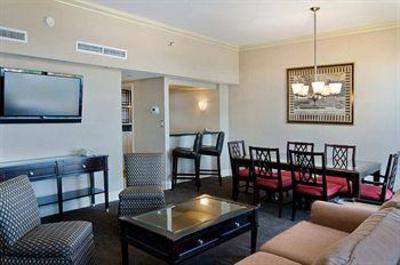фото отеля Hilton Charlotte University Place