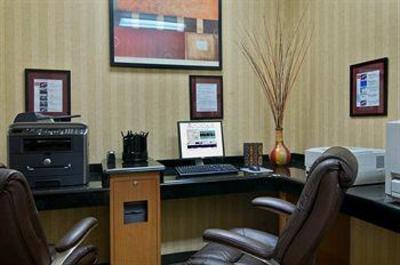 фото отеля Hilton Charlotte University Place