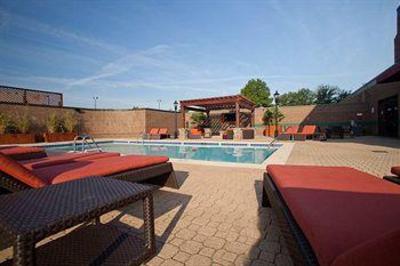 фото отеля Hilton Charlotte University Place
