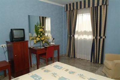 фото отеля Bartos Hotel
