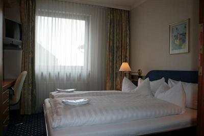 фото отеля Lloyed Hotel