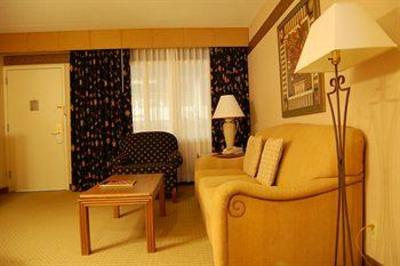фото отеля Brookfield Suites Hotel