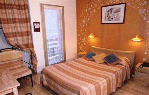 фото отеля La Lauzetane Hotel Le-Lauzet-Ubaye