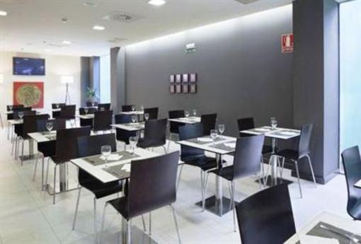 фото отеля Holiday Inn Express Pamplona