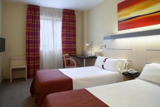 фото отеля Holiday Inn Express Pamplona