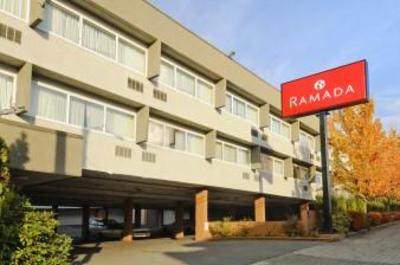 фото отеля Ramada Vancouver Exhibition Park