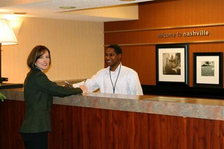 фото отеля Hampton Inn Bellevue / Nashville-I-40-West