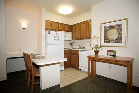 фото отеля Staybridge Suites Madison East