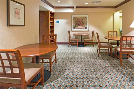 фото отеля Staybridge Suites Madison East