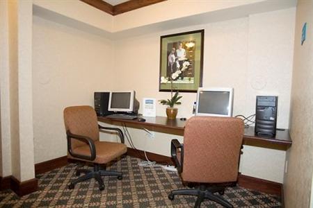 фото отеля Staybridge Suites Madison East