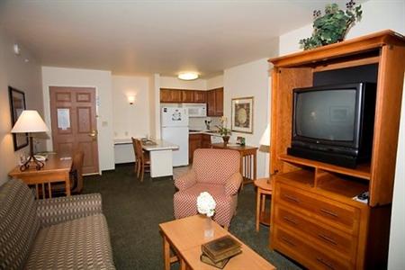 фото отеля Staybridge Suites Madison East