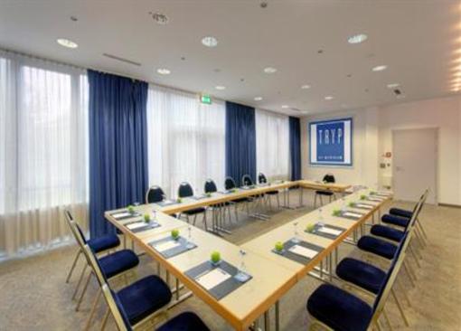 фото отеля Tryp Hotel Duesseldorf - Krefeld