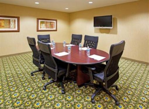 фото отеля Holiday Inn Express Hotel & Suites Auburn Hills