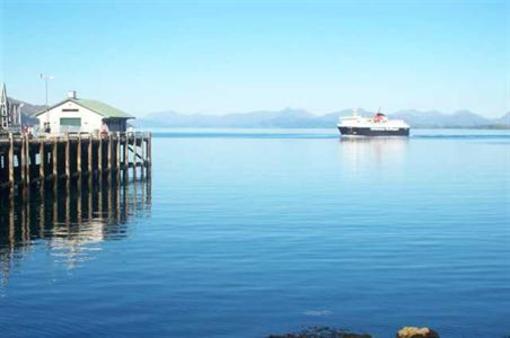 фото отеля Oban Backpackers Plus