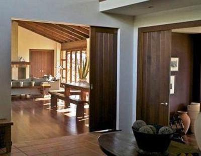 фото отеля Shakespeare Cliff Lodge & Retreat