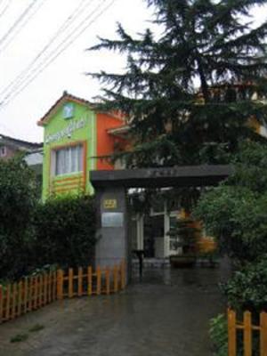 фото отеля Migrator Youth Hostel