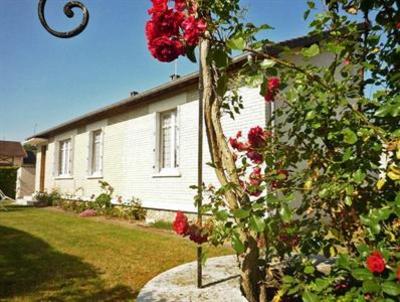 фото отеля Holiday House Maison Avec Jardin Benerville sur mer