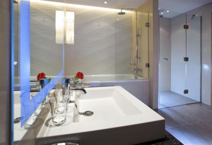 фото отеля Radisson Blu Resort & Spa at Dubrovnik Sun Gardens