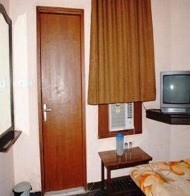 фото отеля Lucky Holiday Inn