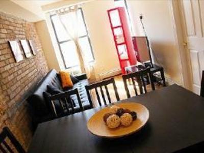 фото отеля Midtown Apartment Within Walking Distance To Hells Kitchen