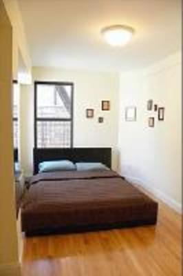фото отеля Midtown Apartment Within Walking Distance To Hells Kitchen
