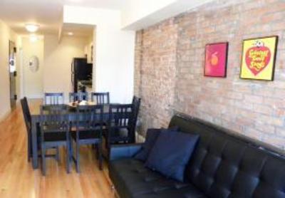 фото отеля Midtown Apartment Within Walking Distance To Hells Kitchen