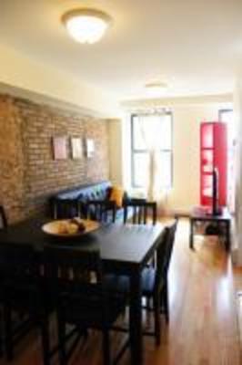 фото отеля Midtown Apartment Within Walking Distance To Hells Kitchen