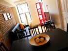 фото отеля Midtown Apartment Within Walking Distance To Hells Kitchen