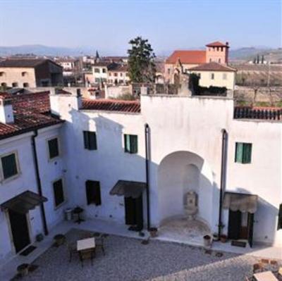 фото отеля Villa Nichesola B&B