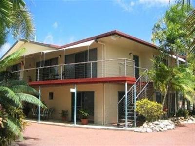 фото отеля Hinchinbrook Marine Cove