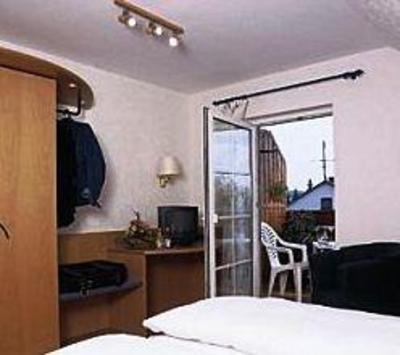 фото отеля Hotel Zur Linde Gadheim