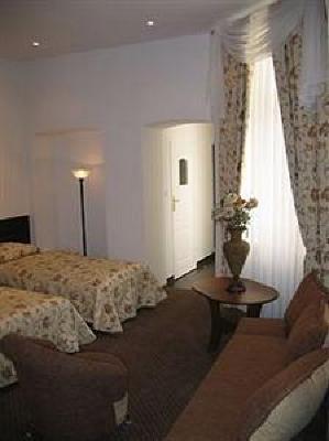 фото отеля Abella Guest Rooms & Apartments