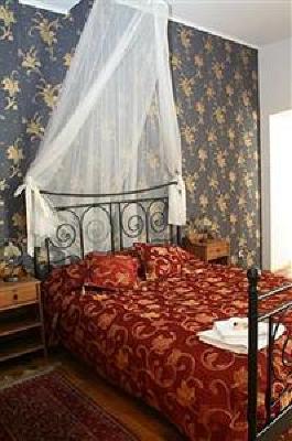фото отеля Abella Guest Rooms & Apartments
