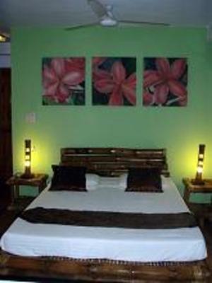 фото отеля Tepanee Beach Resort Daanbantayan