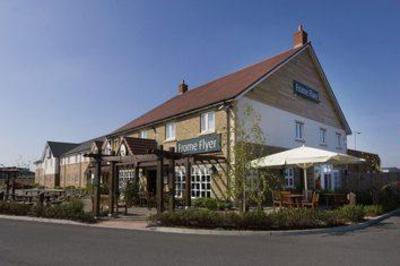 фото отеля Premier Inn Frome