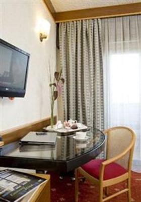 фото отеля Petra Hotel & Residence