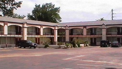 фото отеля Texarkana Executive Inn