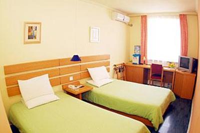 фото отеля Home Inn (Dandong Qijing Street)