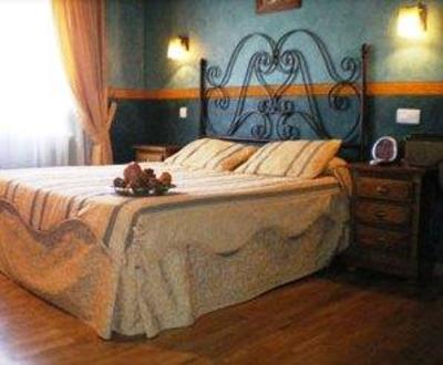 фото отеля Hostal Los Escudos