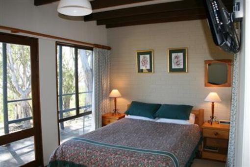 фото отеля Bumblebrook Farm Motel