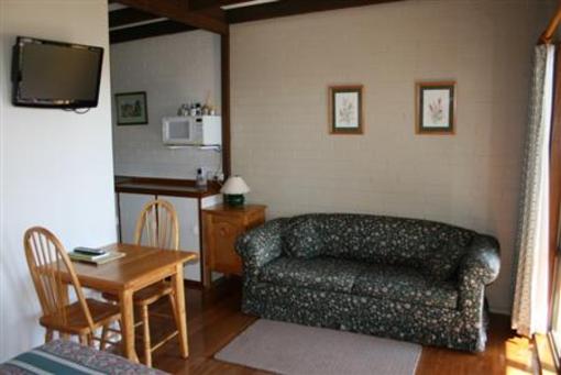 фото отеля Bumblebrook Farm Motel