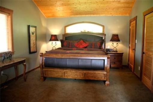 фото отеля Eagle Tree Lodge B&B