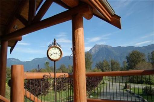 фото отеля Eagle Tree Lodge B&B