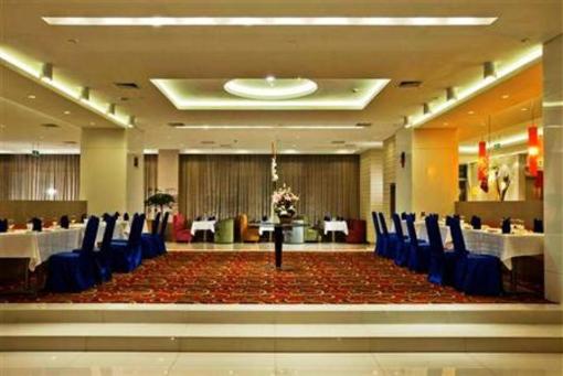 фото отеля Olympic Hotel