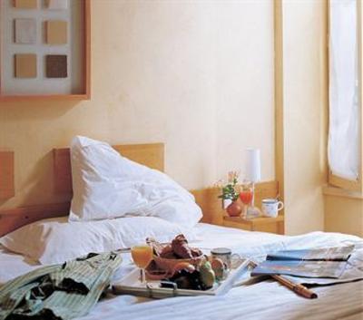 фото отеля Logis La Garissade