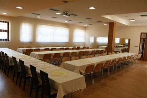 фото отеля Hotel Sport Zruc-Senec