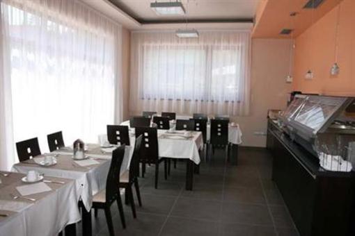 фото отеля Hotel Sport Zruc-Senec
