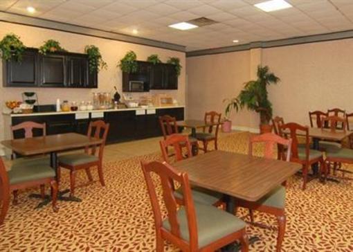 фото отеля Super 8 Longview Downtown