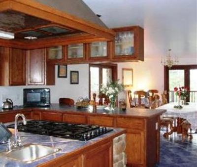 фото отеля Canyon Crest Lodge